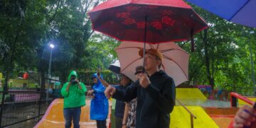 Wali Kota Bogor, Dedie A. Rachim, meninjau kondisi skatepark di sebelah Lapangan Sempur, Kecamatan Bogor Tengah, Kota Bogor, Sabtu (20/12/2025).(Foto: Dok. Humas Pemkot Bogor)