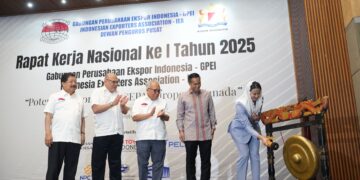 Wakil Menteri Perdagangan, Dyah Roro Esti membuka Rapat Kerja Nasional Gabungan Perusahaan Ekspor Indonesia (GPEI) Tahun 2025 di Jakarta, Senin (8/12/2025). (Foto: Dok. Kemendag)