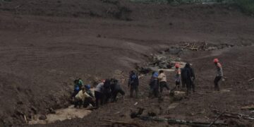 Proses pencarian korban tanah longsor belum ditemukan di Kecamatan Cisarua, Kabupaten Bandung Barat.(Foto:Istimewa).