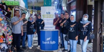 bjb sambangi pasar.