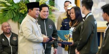 Presiden RI, Prabowo Subianto memberikan penghargaan atas perjuangan para peraih medali SEA Games 2025 Thailand pada Kamis (8/1) di Istana Merdeka, Jakarta.(foto:Gilang/kemenpora.go.id)