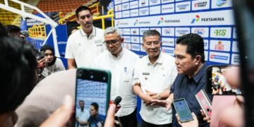 Menpora Erick menghadiri Satria Muda Pertamina Bandung Official Team and Jersey Launch 2026 di GOR C-Tra Arena, Bandung, Jawa Barat, Senin (5/1).(foto:fajar/kemenpora.go.id)