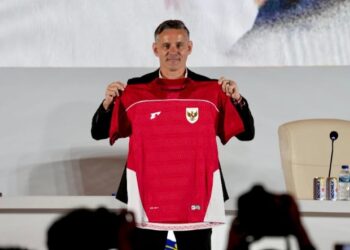 John Herdman resmi menjadi pelatih tim nasional sepak bola Indonesia usai diperkenalkan oleh PSSI di Ballroom Hotel Mulia, Senayan, Jakarta, Selasa (13/1) pagi.(foto:Gilang/kemenpora.go.id)