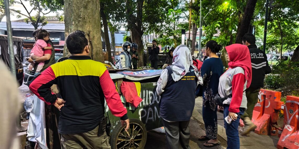 Penertiban tunawisma.(Foto: Humas Pemkot Bandung)
