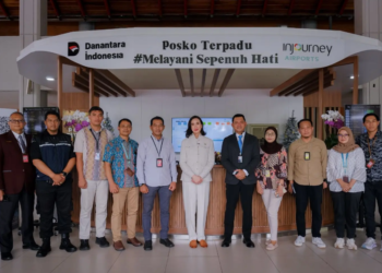 Menteri Pariwisata (Menpar) Widiyanti Putri Wardhana melakukan kunjungan kerja ke Bali untuk memastikan kesiapan layanan pariwisata bagi wisatawan yang berlibur ke Pulau Dewata pada puncak libur Natal dan Tahun Baru (Nataru) 2025/2026 pada Kamis (1/1/2026).(Foto: Kemenpar)