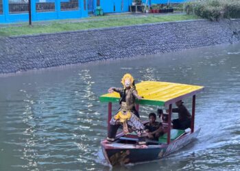 Kini, Stasiun Tuntang di Semarang Jawa Tengah hadir dengan wajah baru pariwisata berbasis heritage dengan menghadirkan wisata perahu di dermaga Stasiun Tuntang yang mengusung konsep “ala Korea”.(Foto: Istimewa)