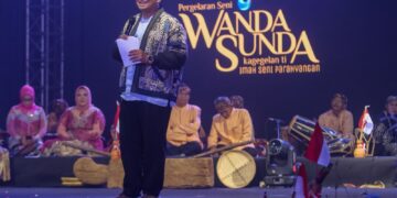 Wali Kota Bandung Muhammad Farhan di Pagelaran Seni Wanda Sunda di El Hotel Bandung, Sabtu, 17 Januari 2026 malam.(Foto: Humas Pemkot Bandung)