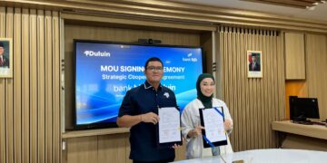 Pemimpin Divisi Institutional & Wholesale Banking bank bjb, Hindun Herdiyani (kanan) dan Chief Executive Officer (CEO) Duluin, Isa Nuruddin Ahmad. (Foto: Istimewa)