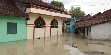 Foto : Kondisi banjir yang merendam rumah warga di wilayah Kabupaten Grobogan, Jawa Tengah pada Selasa (17/2). (BPBD Kabupaten Grobogan)