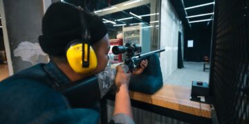 . Blitz Tactical, indoor shooting range dan archery pertama hadir di lantai 2 Istana Plaza.(Foto: Humas Pemkot Bandung)