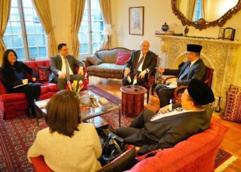 Menteri Luar Negeri RI, Sugiono, melakukan pertemuan bilateral dengan Wakil Tetap Palestina untuk PBB, Menteri Riyad Mansour, di Kantor Perwakilan Palestina di New York (16/2/2026).(Foto: Dok. Kemenlu)