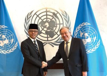 Menteri Luar Negeri Republik Indonesia, Sugiono, melakukan pertemuan bilateral dengan Sekretaris Jenderal Perserikatan Bangsa-Bangsa (PBB), António Guterres, di Markas Besar PBB, New York (16/2/2026), membahas perkembangan situasi Palestina dan upaya mendorong terciptanya perdamaian yang adil dan berkelanjutan.(Foto: Dok. Kemenlu)