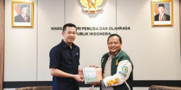 Wakil Menteri Pemuda dan Olahraga Republik Indonesia (Wamenpora RI), Taufik Hidayat, menerima perwakilan Pemuda Persatuan Islam (Pemuda Persis) di Kantor Kemenpora, Jumat (13/2).