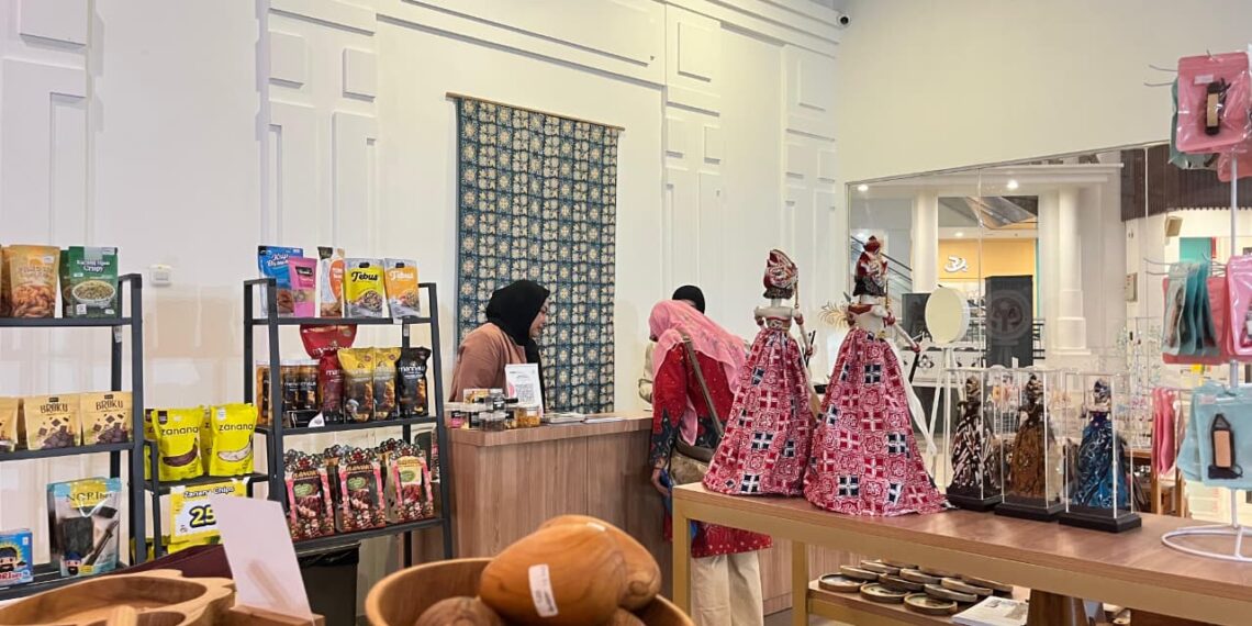 Produk UMKM di Galeri Patrakomala Bandung