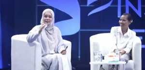 Brand Ambassador Wardah Dewi Sandra bersama Adelfiana Hermin, peserta WIT 2026 Gen-8 dari Nusa Tenggara Timur.(Image: YouTube ParagonCorp)