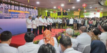 Konferensi Pers Stimulus Ekonomi HKBN Idul Fitri 2026: Diskon Tarif Transportasi, WFA, dan Bantuan Pangan, di Stasiun Gambir Jakarta, Selasa (10/2).(Foto: Dok. Kemenhub)