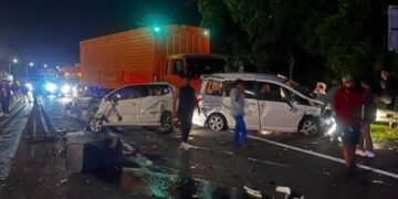 Kecelakaan beruntun di KM 93-B Tol Cipularang mengakibatkan 2 orang tewas.(Foto:Istimewa).