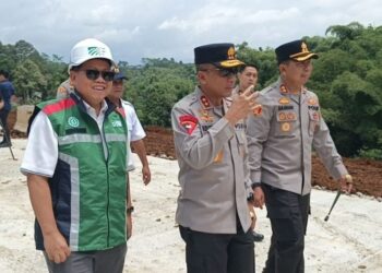 Kapolda Jabar, Irjen Pol. Rudi Setiawan tinjau kesiapan Tol Bocimi tahap tiga difungsikan saat mudik Lebaran 2026.(Foto:Istimewa).