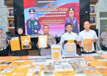 Pengungkapan kasus penyalahgunaan narkotika Satresnarkoba Polrestabes Bandung.(Foto:Istimewa).