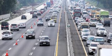 Rekayasa lalu-lintas sistem contra flow diterapkan saat arus balik di jalan tol.(Foto:Istimewa).