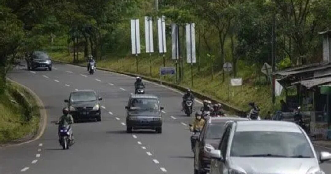 Kondisi lalu-lintas di jalur Nagreg ramai lancar. Tidak terjadi kepadatan arus balik di akhir pekan.(Foto:Istimewa).