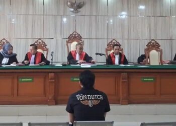 Sidang kasus ujaran kebencian penghinaan Suku Sunda, dengan terdakwa, Muhammad Adimas Firdaus alias 'Resbob' kembali digelar di Pengadilan Negeri Bandung, Senin (30/03/2026).