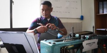 Di balik hadirnya Al-Qur’an Braille yang dibaca oleh penyandang disabilitas netra, ada proses panjang yang dikerjakan dengan ketelitian tinggi.(Foto: Humas Pemkot Bandung)