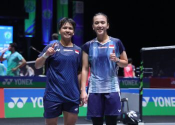 Pasangan ganda putri Indonesia Febriana Dwipuji Kusuma (kanan) dan Meilysa Trias Puspitasari melaju ke babak delapan besar atau perempat final setelah mampu mengalahkan pasangan Jepang Rin Iwanaga/Kie Nakanishi 21-11, 18-21, 21-17 di babak 16 besar pada Kamis (5/3/2026).(Foto: Humas PBSI)