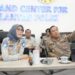 Direktur Hubungan Kelembagaan Jasa Raharja Direktur Hubungan Kelembagaan Jasa Raharja Dewi Ariyani Suzana dan Kaposko Operasi Ketupat 2026 Command Center KM 29 PJR Korlantas Polri, Kombes Pol Bayu Pratama Gubunagi.(Foto: Korlantas Polri)
