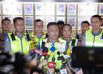 Kepala Korps Lalu Lintas (Kakorlantas) Polri Irjen Pol. Drs. Agus Suryonugroho, S.H., M.Hum bersama PJU.(Foto: Korlantas Polri)