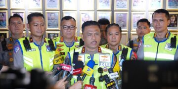 Kepala Korps Lalu Lintas (Kakorlantas) Polri Irjen Pol. Drs. Agus Suryonugroho, S.H., M.Hum bersama PJU.(Foto: Korlantas Polri)