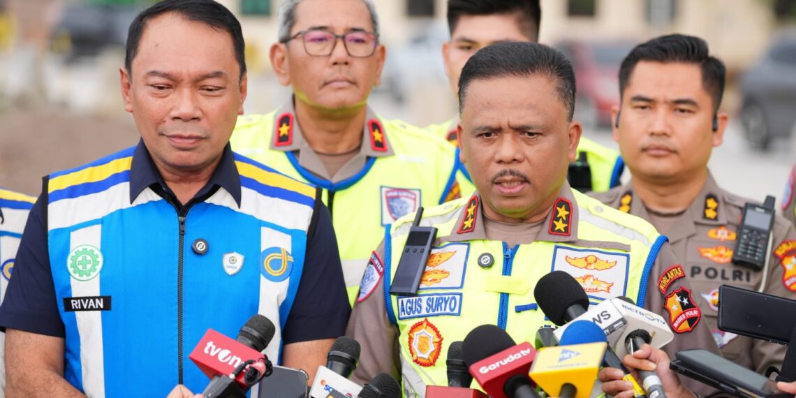 Kepala Korps Lalu Lintas (Kakorlantas) Polri Irjen Pol. Agus Suryonugroho dan Direktur Utama Jasa Marga Rivan Achmad Purwantono.(Foto: Dok. Korlantas Polri)