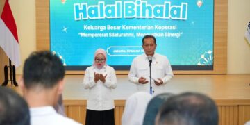 Menteri Koperasi (Menkop) Ferry Juliantono dan Wakil Menteri Koperasi Farida Farichah.(Foto: Istimewa)