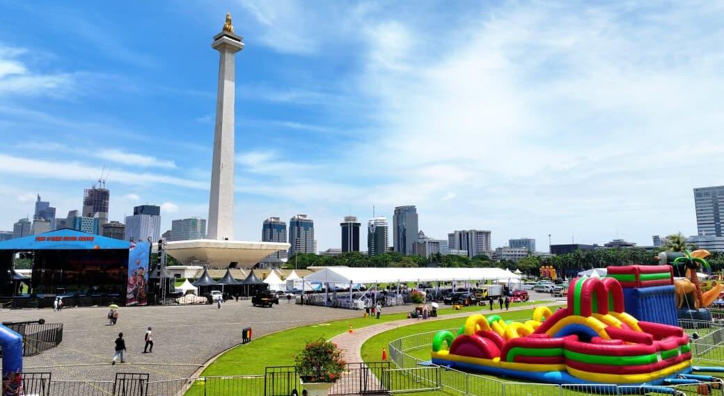 Monumen Nasional atau Monas,