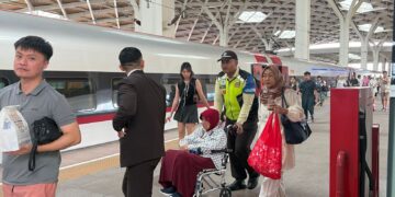 Suasana libur Idulfitri 2026 di Stasiun Whoosh.(Foto: istimewa)