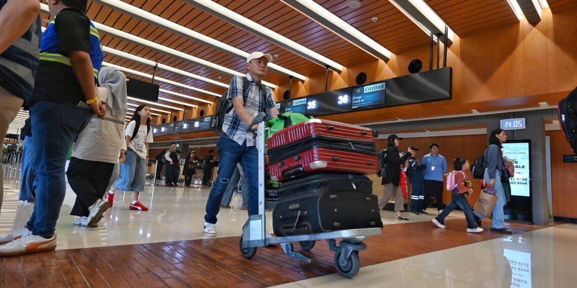 Penumpang angkutan umum.(Foto: Kemenhub)