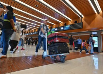 Penumpang angkutan umum.(Foto: Kemenhub)