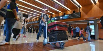 Penumpang angkutan umum.(Foto: Kemenhub)