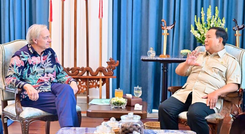 Presiden Prabowo Subianto menerima salah satu penasihat Danantara, Ray Dalio, di Istana Merdeka Jakarta, Jumat (27/03/2026).(Foto: Setneg)