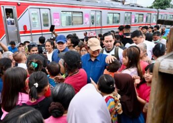 Presiden Prabowo Subianto disambut warga.(Foto: Istimewa)