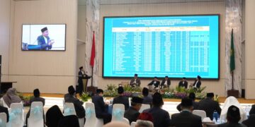 Anggota Tim Hisab Rukyat Kemenag, Cecep Nurwendaya dalam seminar posisi hilal penentuan awal Syawal 1447 H.(Foto: Dok. Kemenag)