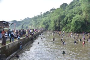 Tradisi jelang Lebaran di Kuningan Gobyak Lauk.(Foto: Humas Pemkab Kuningan)