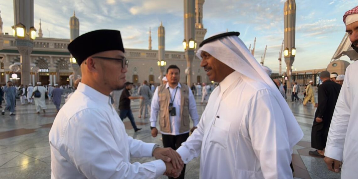 Wakil Menteri Haji dan Umrah RI, Dahnil Anzar Simanjuntak dan Wakil Menteri Haji dan Umrah Arab Saudi, Abdulfattah bin Sulaiman Mashat, di Madinah, Minggu (29/03/2026).(Foto: Dok. Kementerian Haji dan Umrah)