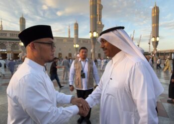 Wakil Menteri Haji dan Umrah RI, Dahnil Anzar Simanjuntak dan Wakil Menteri Haji dan Umrah Arab Saudi, Abdulfattah bin Sulaiman Mashat, di Madinah, Minggu (29/03/2026).(Foto: Dok. Kementerian Haji dan Umrah)