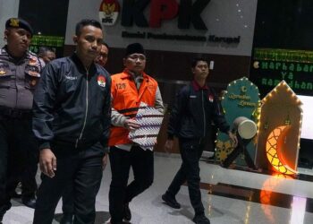 Komisi Pemberantasan Korupsi (KPK) melakukan penahanan terhadap tersangka YCQ selaku Menteri Agama periode 2019-2024 terkait dugaan tindak pidana korupsi pembagian kuota haji Indonesia tahun 2023-2024.(Foto: Dok. KPK)