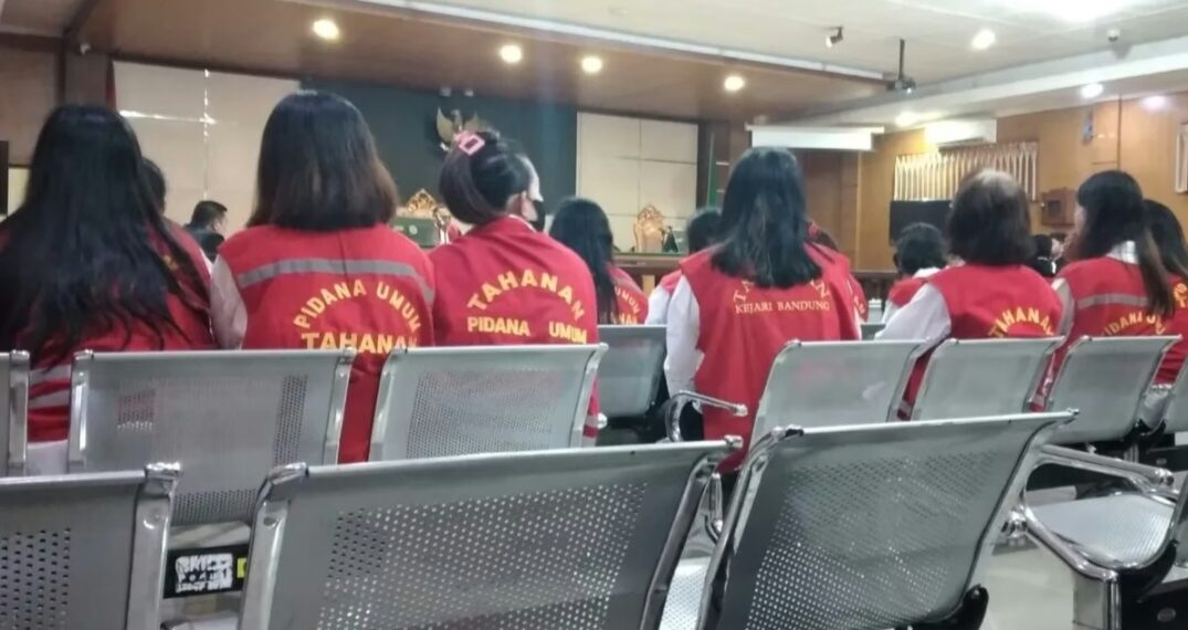 Para Terdakwa Kasus Sindikat Perdagangan Bayi Disidangkan di Pengadilan Negeri Bandung.(Foto:Istimewa).