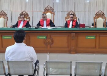 Muhammad Adimas Firdaus alias Resbob menjalani sidang putusan kasus penghinaan terhadap Suku Sunda di Pengadilan Negeri Bandung, Rabu (29/04/2026).(Foto:Istimewa).