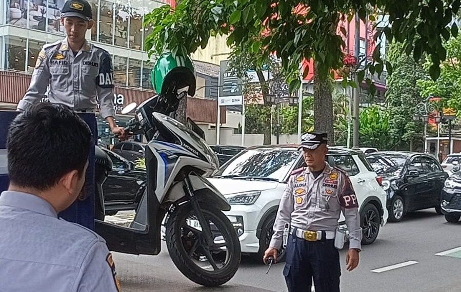 Penertiban parkir liar di Kota Bandung.(Foto: Humas Pemkot Bandung)