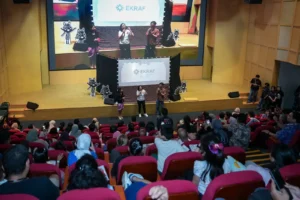 Wamen Ekraf Irene Umar saat memberikan sambutan pada  pertunjukan Aniwayang.(Foto: Humas Kemen Ekraf)