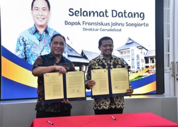 Bupati Sumedang Dony Ahmad Munir (kanan) dan CEO Fransiskus Johny Sugiarto.(Foto: Humas Pemkab Sumedang)